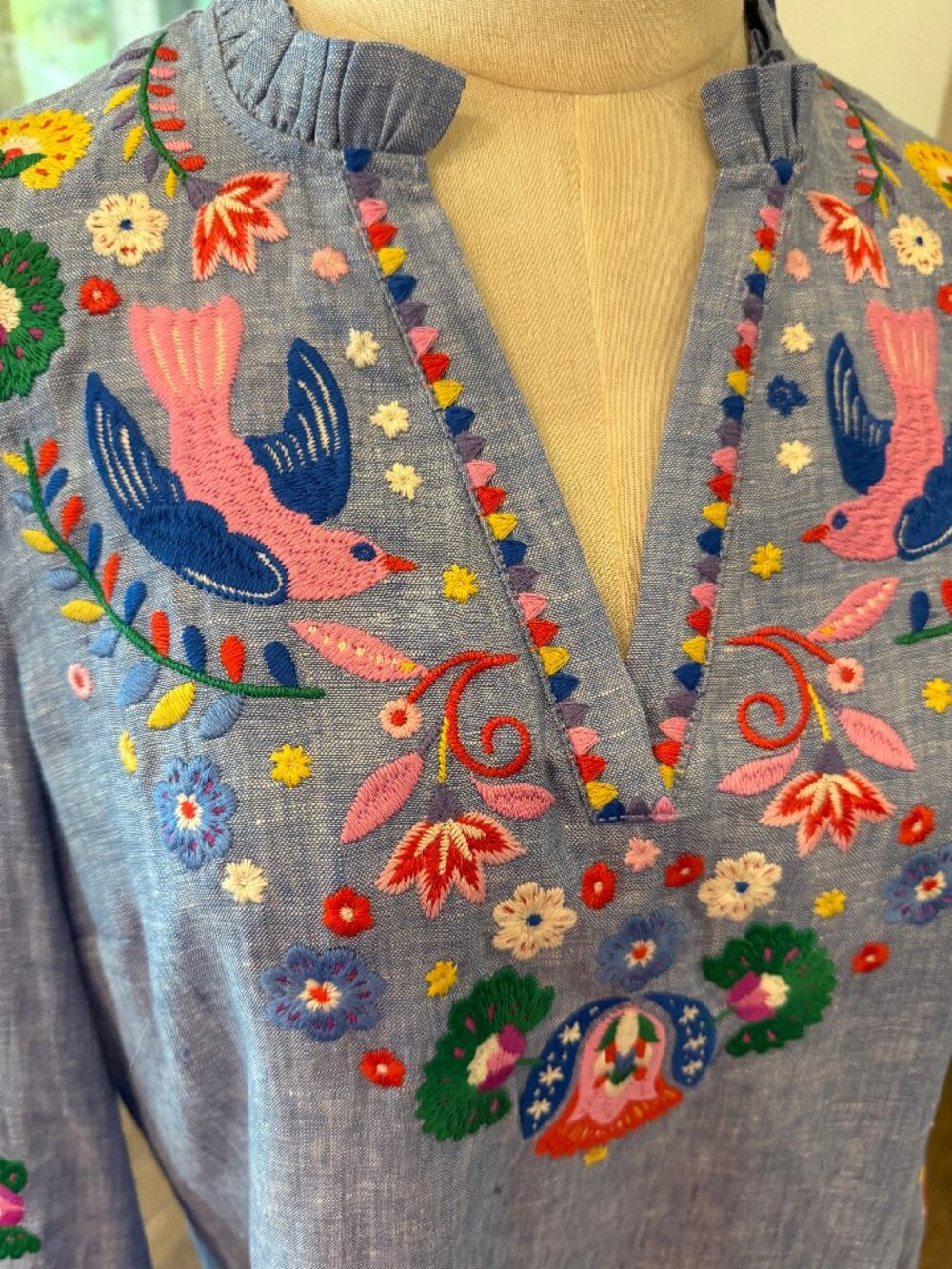 Boden Grace Linen Top-Chambray, Embroidered Birds Size 2 - Picture 3 of 8